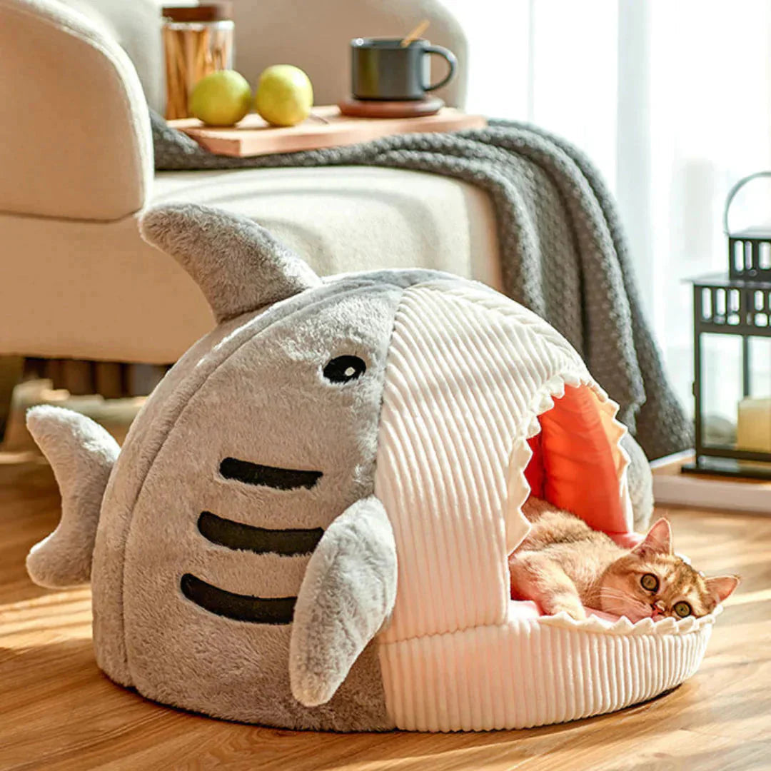 Cama de pelúcia em formato de tubarão para animais de estimação